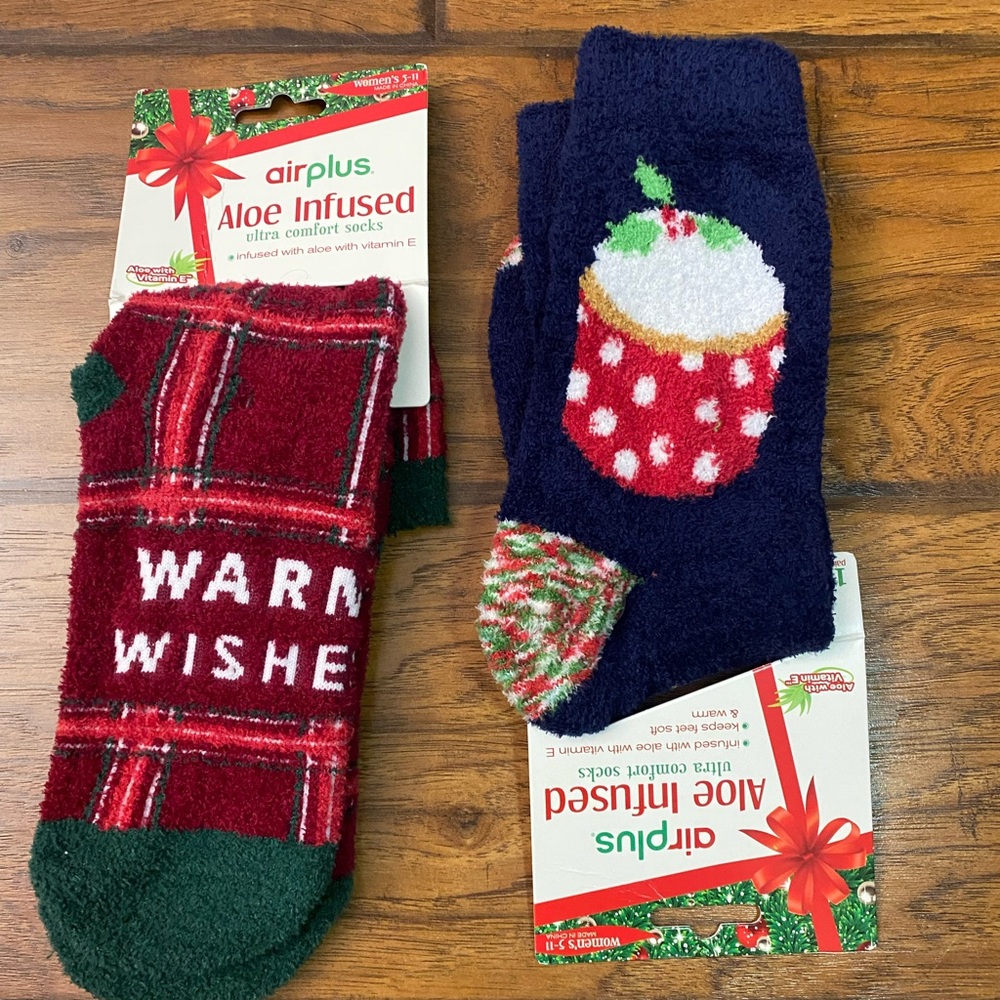 Airplus Aloe Infused Ultra Comfort Socks - Red and Blue - Christmas